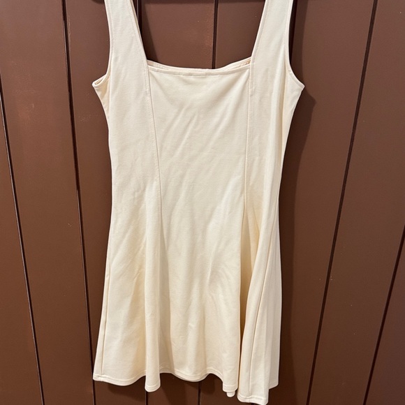 H&M Butter Yellow Mini Dress - Picture 4 of 4